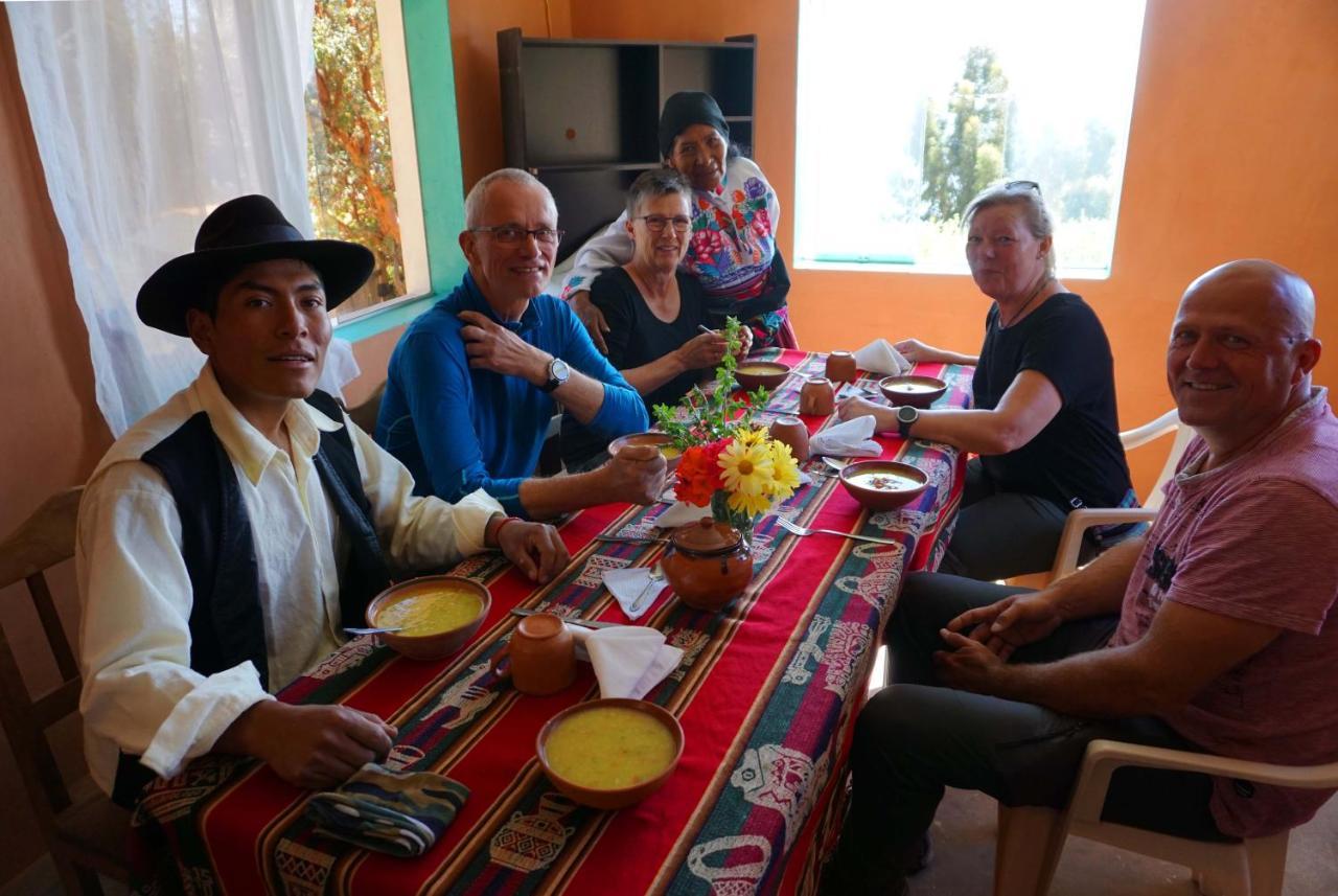 Tikawasi Homestay Comunidad Pueblo Isla Amantani Jose Luis Ocosuyo Екстер'єр фото