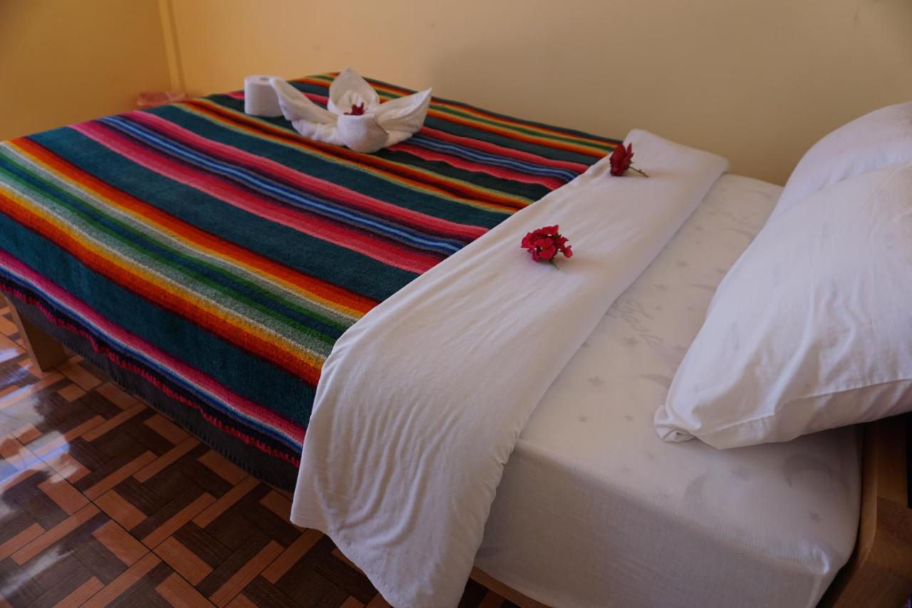 Tikawasi Homestay Comunidad Pueblo Isla Amantani Jose Luis Ocosuyo Екстер'єр фото
